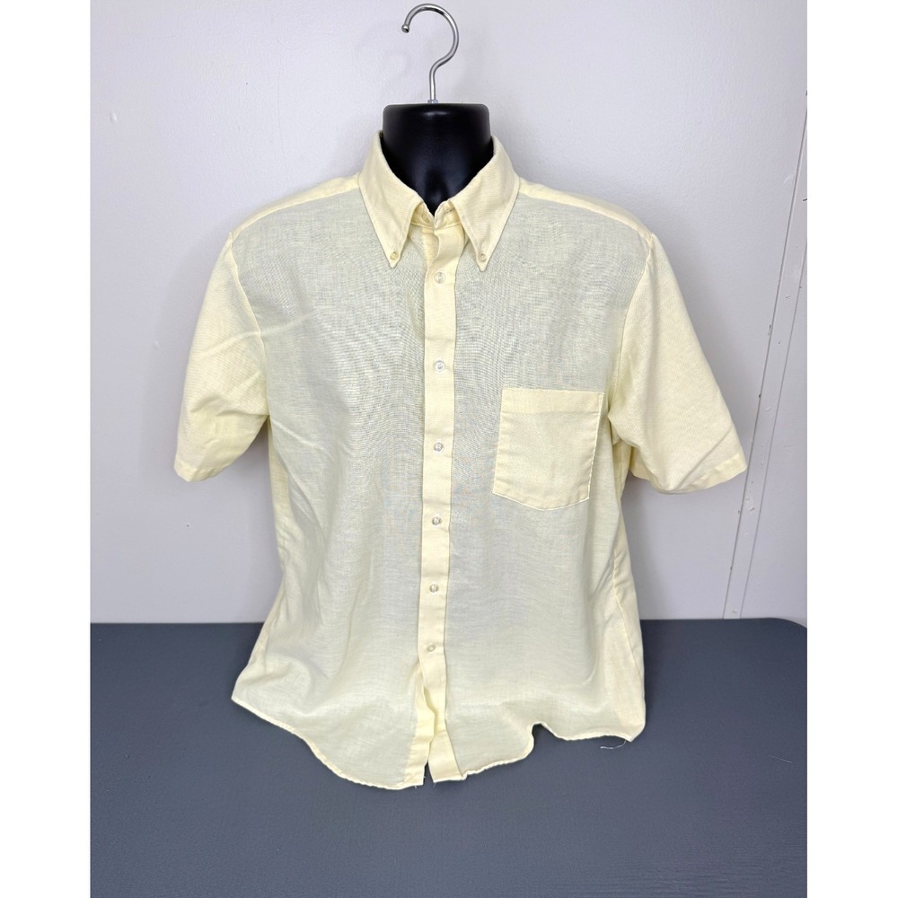 Boscovs Mens Button Down Size 2XL Made in USA Yellow Pocket Light